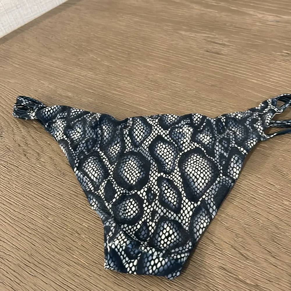 Bikini bottom - Picture 3 of 3